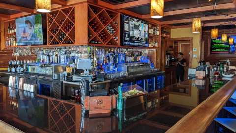 Windward Bar & Grille — photo 3