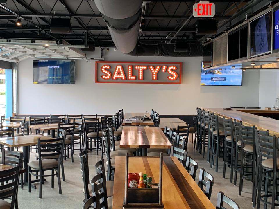 The Salty Crab Bar & Grill North Beach — photo 1