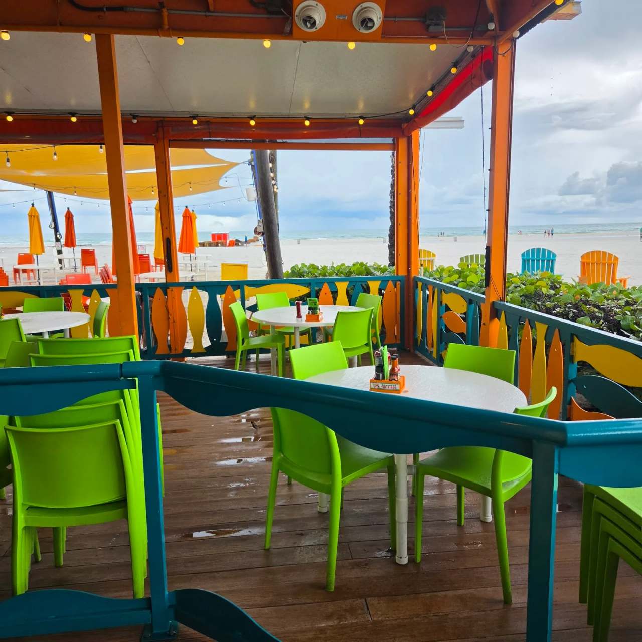 Crabby's Beachside Pavilion — photo 1
