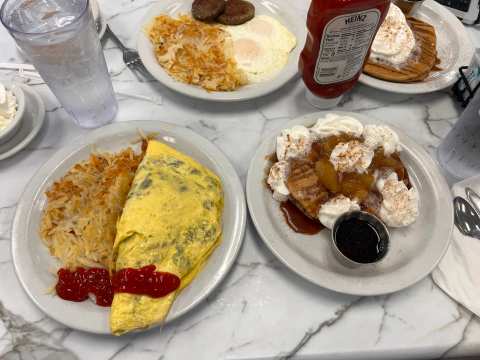 Breakfast at Mira’s — photo 3