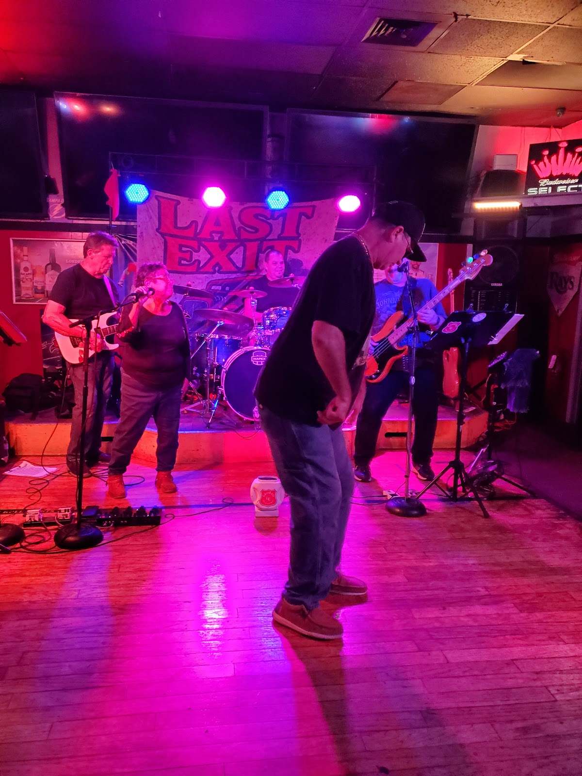 Sunset Lounge — photo 3