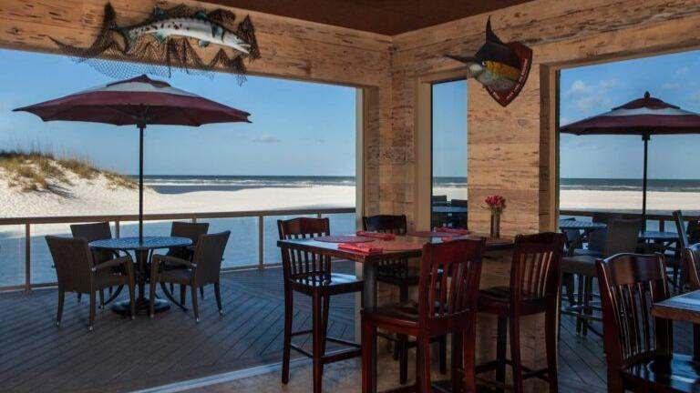 Tate Island Grill - Sandpearl — photo 1
