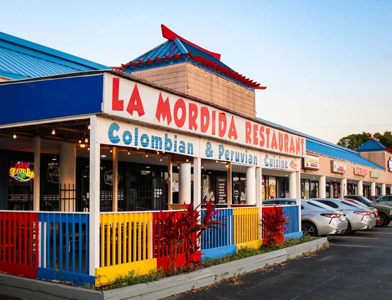 La Mordida Restaurant Bar & Grill — photo 1