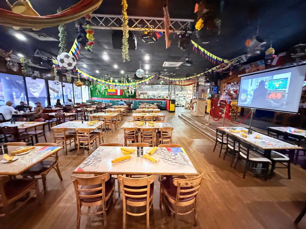 La Mordida Restaurant Bar & Grill — photo 3